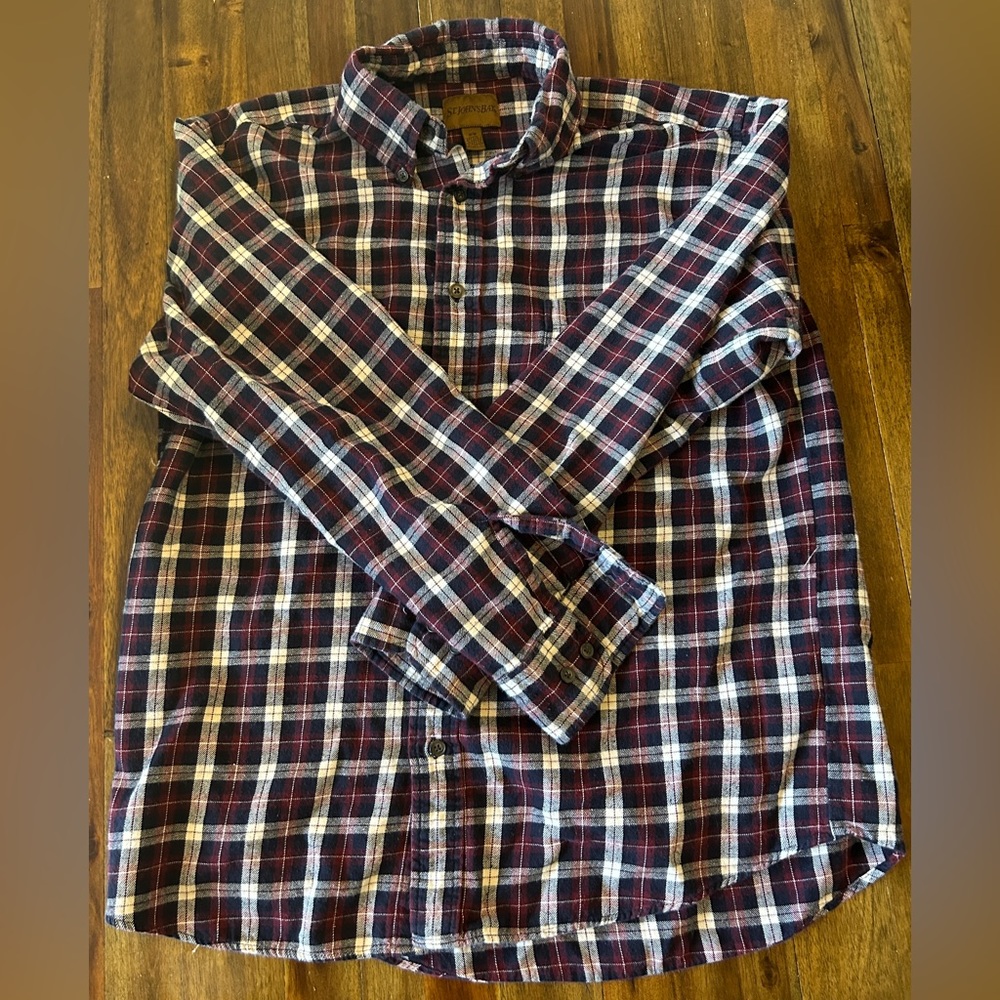 Long sleeve flannel in red plaid size Medium St. John’s Bay